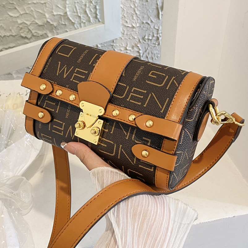 Versatile Retro Letter Printed PU Shoulder Bags