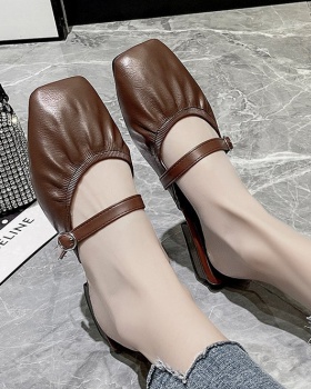 Wears outside Korean style slippers for women