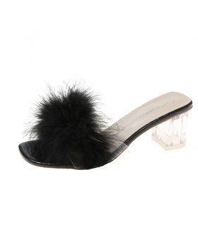 Wears outside open toe slippers for women